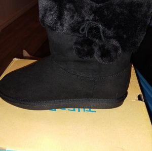 "There Abouts" size 5 winter boots